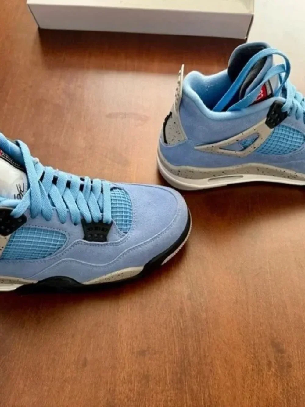 Air Jordan 4 - Retro University Blue & Black